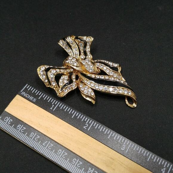Vintage Black Enamel Bow Brooch, Clear Rhinestone Ribbons, Gold Tone - Picture 5 of 5